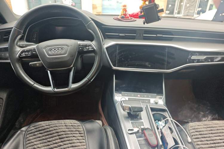 Used Audi A6L 2019 40 TFSI Luxury Dynamic Model Center Console