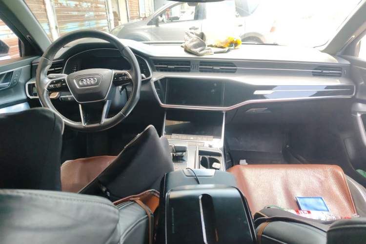 Used Audi A6L 2019 40 TFSI Luxury Dynamic Model Center Console