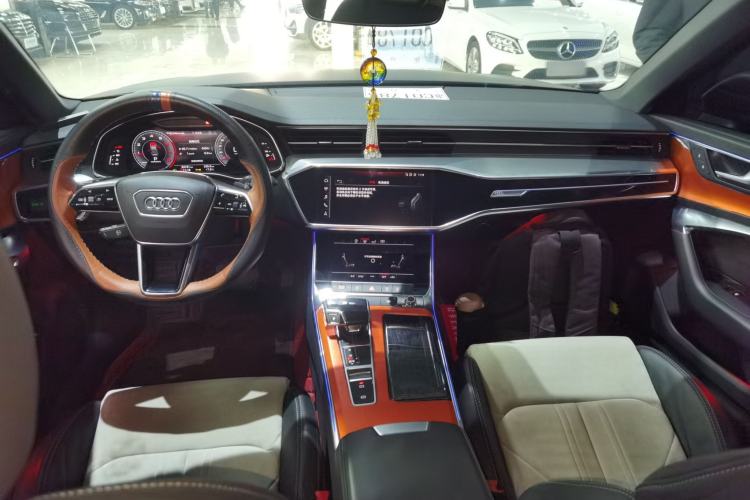 Used Audi A6L 2019 40 TFSI Luxury Dynamic Model Center Console