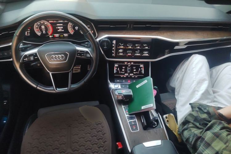 Used Audi A6L 2019 40 TFSI Luxury Dynamic Model Center Console