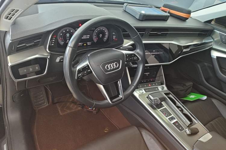 Used Audi A6L 2019 40 TFSI Luxury Prestige Edition Center Console
