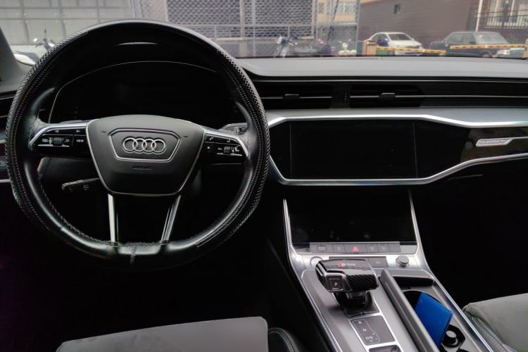 Used Audi A6L 2019 40 TFSI Luxury Dynamic Model Center Console
