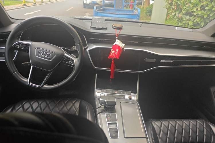 Used Audi A6L 2019 40 TFSI Luxury Dynamic Model Center Console
