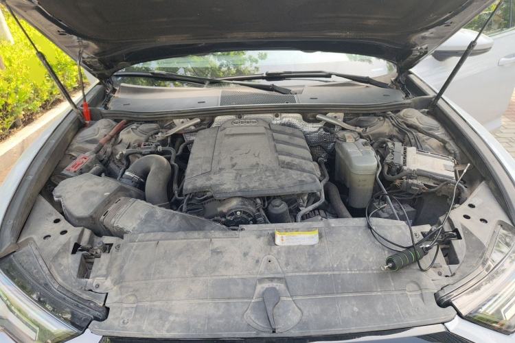 Used Audi A6L 2019 40 TFSI Luxury Dynamic Model Engine Bay