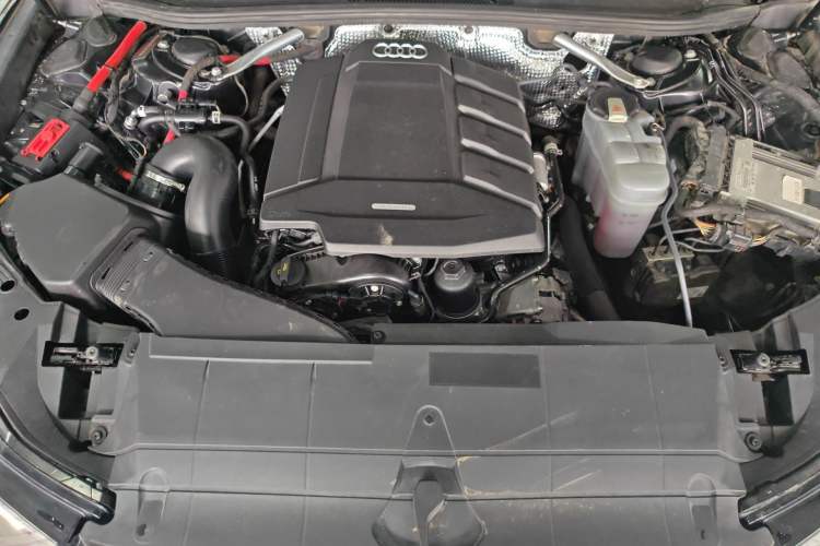 Used Audi A6L 2019 40 TFSI Luxury Dynamic Model Engine Bay