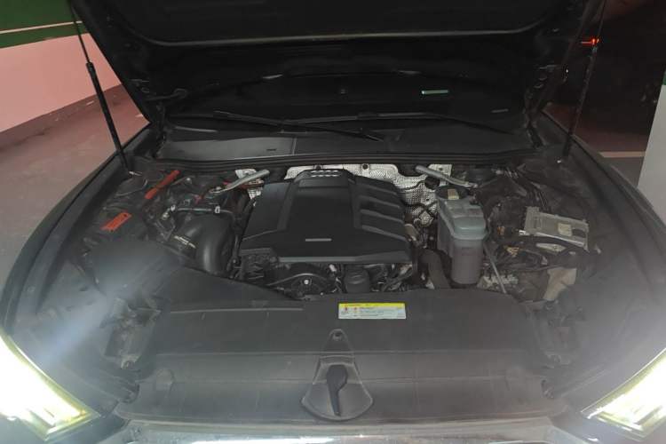 Used Audi A6L 2019 40 TFSI Luxury Dynamic Model Engine Bay