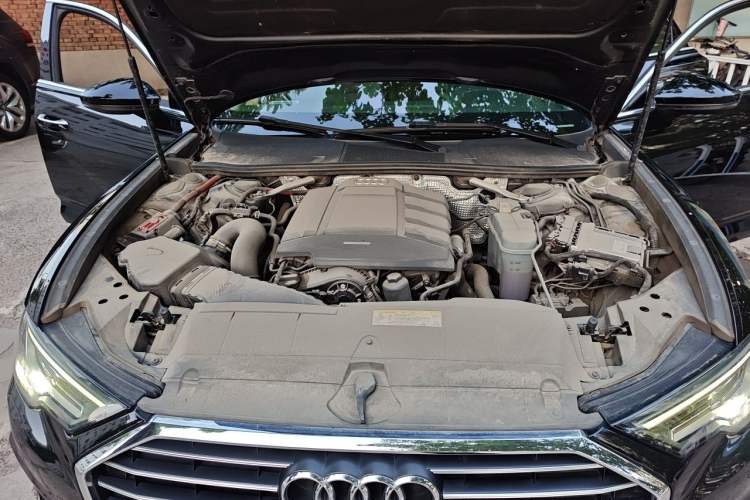 Used Audi A6L 2019 40 TFSI Luxury Dynamic Model Engine Bay