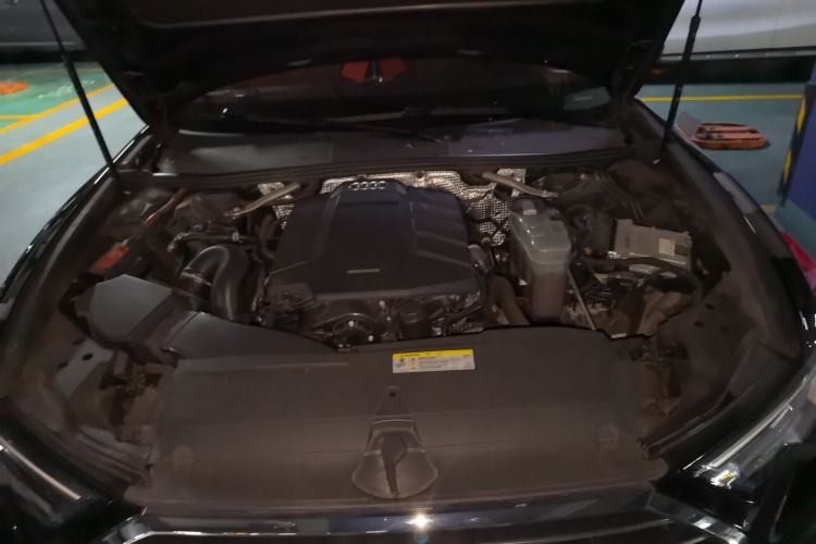 Used Audi A6L 2019 40 TFSI Luxury Dynamic Model Engine Bay
