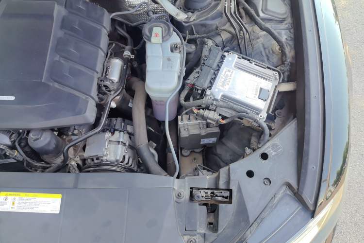 Used Audi A6L 2019 40 TFSI Luxury Dynamic Model Engine Bay Left