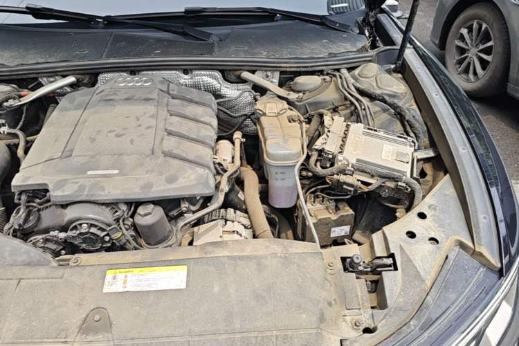 Used Audi A6L 2019 40 TFSI Luxury Dynamic Model Engine Bay Left