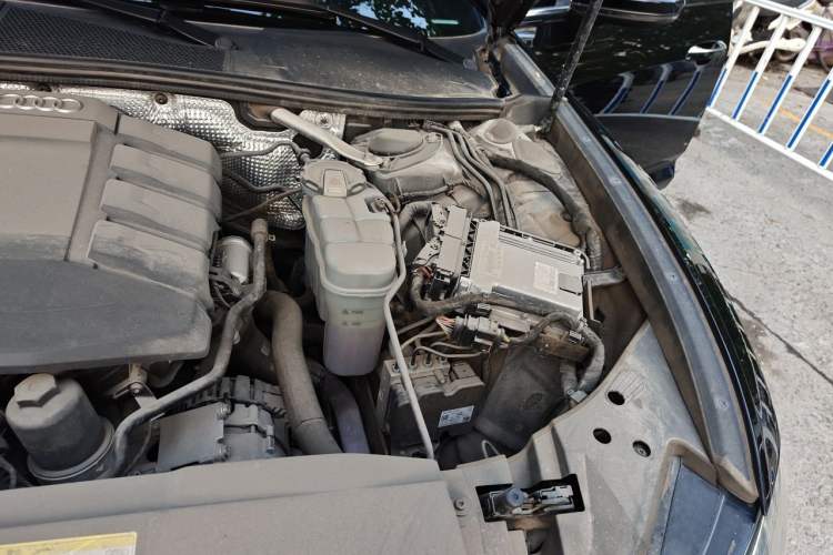 Used Audi A6L 2019 40 TFSI Luxury Dynamic Model Engine Bay Left