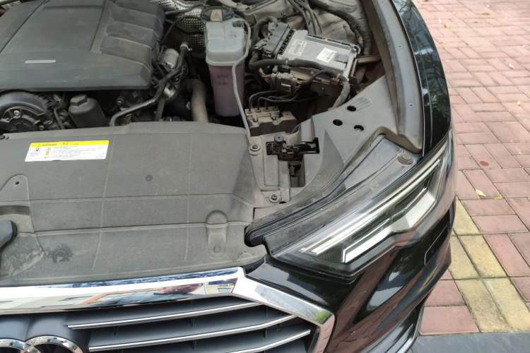 Used Audi A6L 2019 40 TFSI Luxury Dynamic Model Engine Bay Left