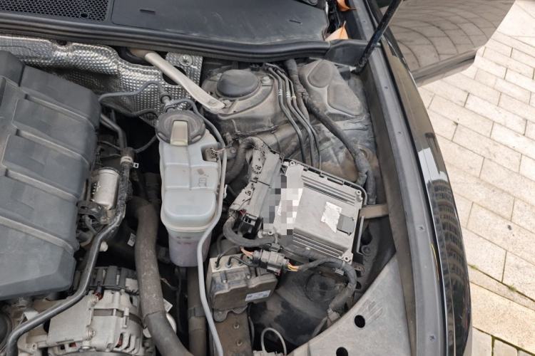 Used Audi A6L 2019 40 TFSI Luxury Dynamic Model Engine Bay Left