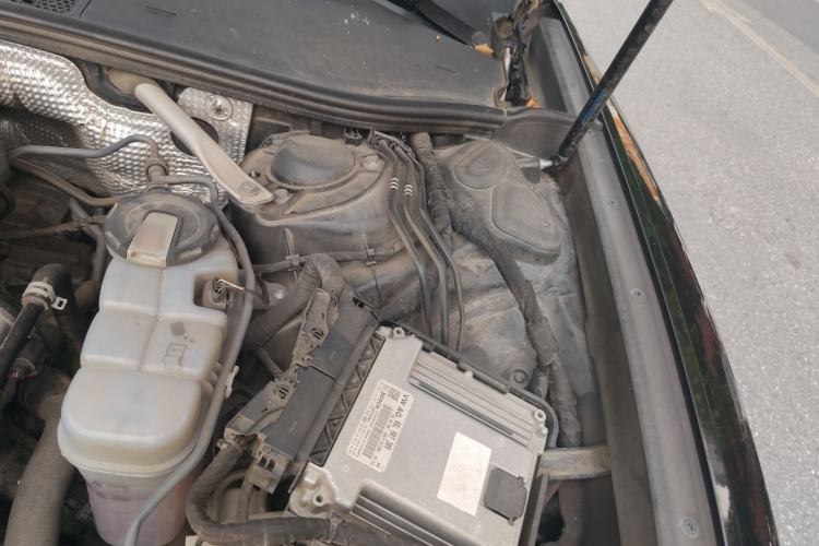 Used Audi A6L 2019 40 TFSI Luxury Dynamic Model Engine Bay Left