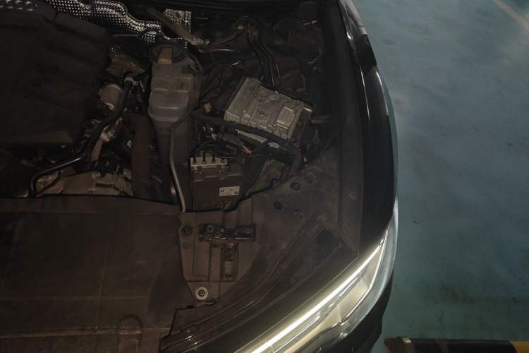 Used Audi A6L 2019 45 TFSI Prestige Dynamic Edition Engine Bay Left