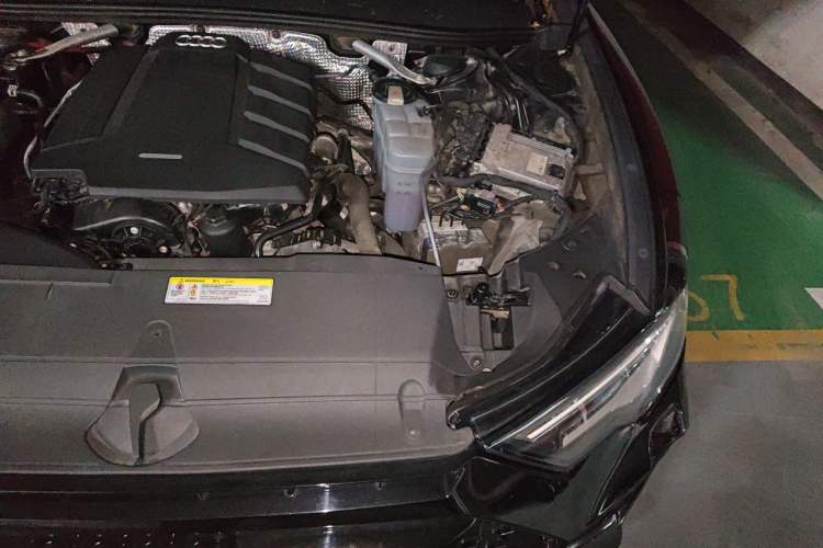 Used Audi A6L 2019 40 TFSI Luxury Dynamic Model Engine Bay Left