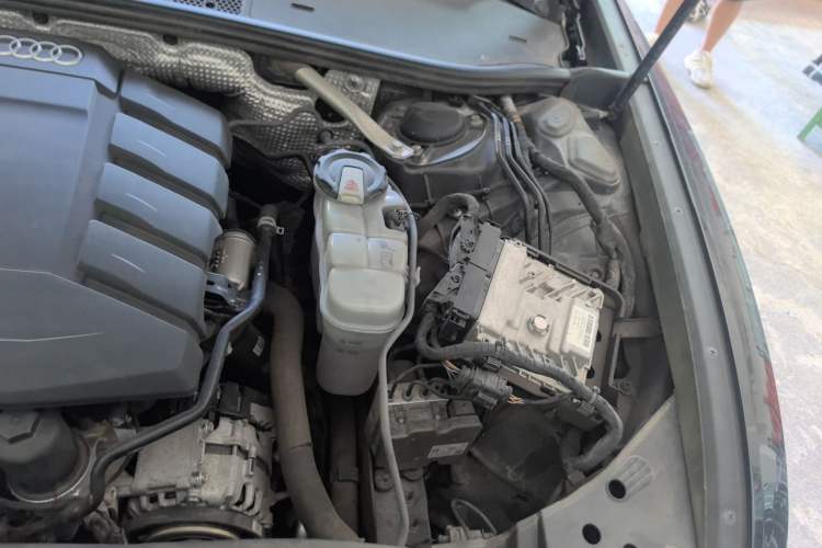 Used Audi A6L 2019 45 TFSI Prestige Dynamic Edition Engine Bay Left