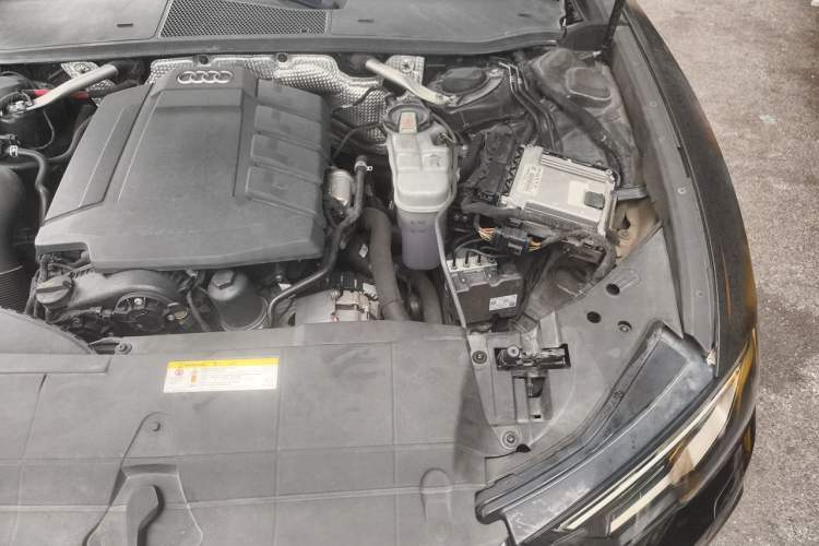 Used Audi A6L 2019 40 TFSI Luxury Dynamic Model Engine Bay Left