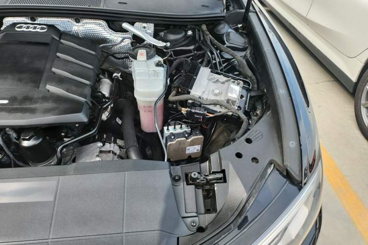 Used Audi A6L 2019 45 TFSI Prestige Dynamic Edition Engine Bay Left