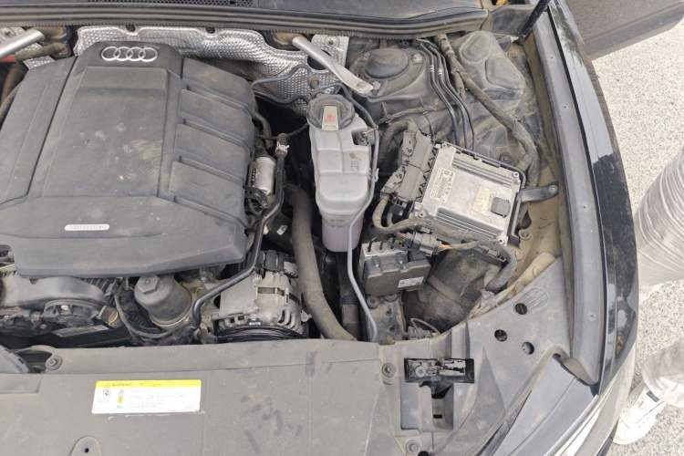 Used Audi A6L 2019 40 TFSI Luxury Dynamic Model Engine Bay Left