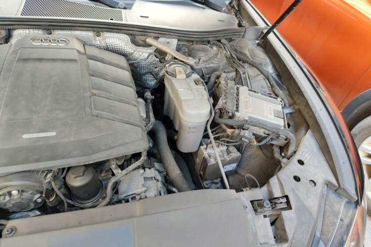 Used Audi A6L 2019 40 TFSI Luxury Dynamic Model Engine Bay Left