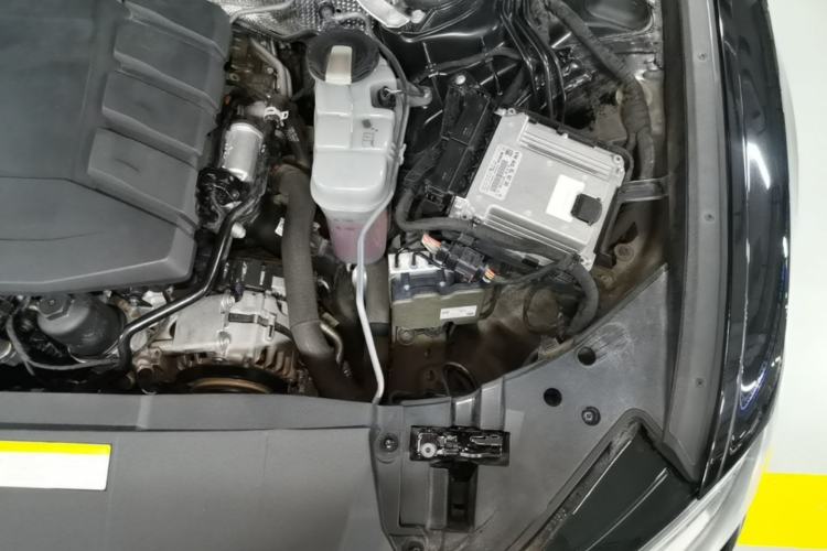 Used Audi A6L 2019 40 TFSI Luxury Dynamic Model Engine Bay Left