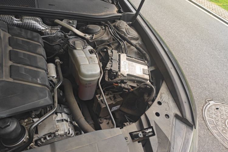Used Audi A6L 2019 40 TFSI Luxury Dynamic Model Engine Bay Left