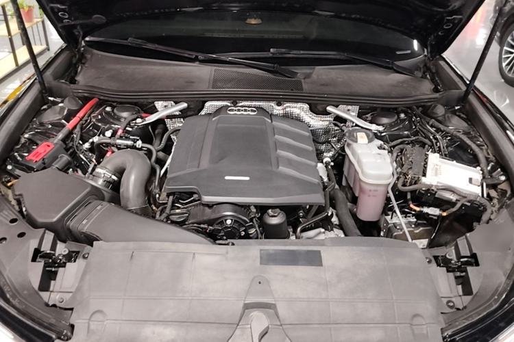Used Audi A6L 2019 40 TFSI Luxury Dynamic Model Engine Bay