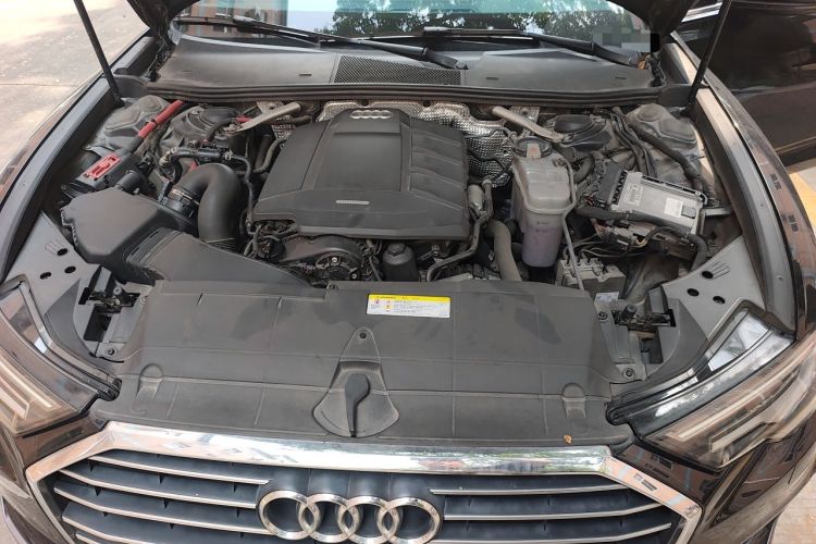 Used Audi A6L 2019 40 TFSI Luxury Dynamic Model Engine Bay