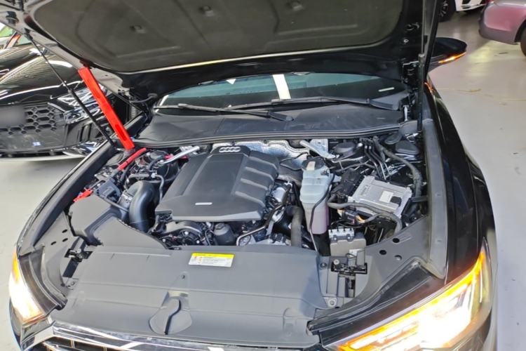 Used Audi A6L 2019 40 TFSI Luxury Dynamic Model Engine Bay