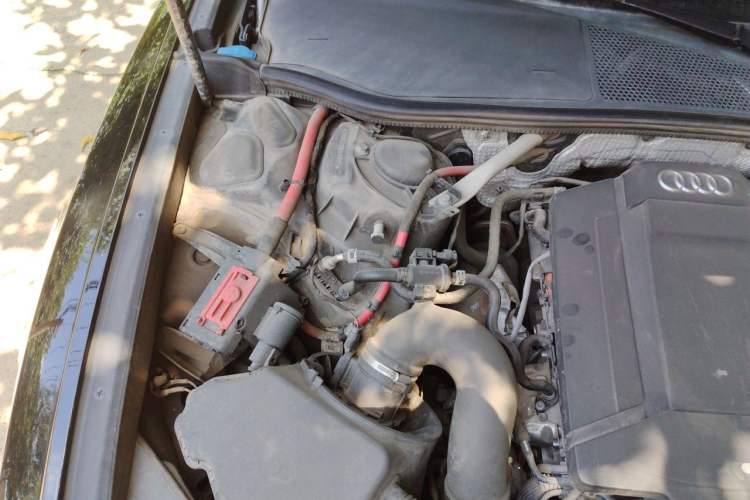 Used Audi A6L 2019 40 TFSI Luxury Dynamic Model Engine Bay Right