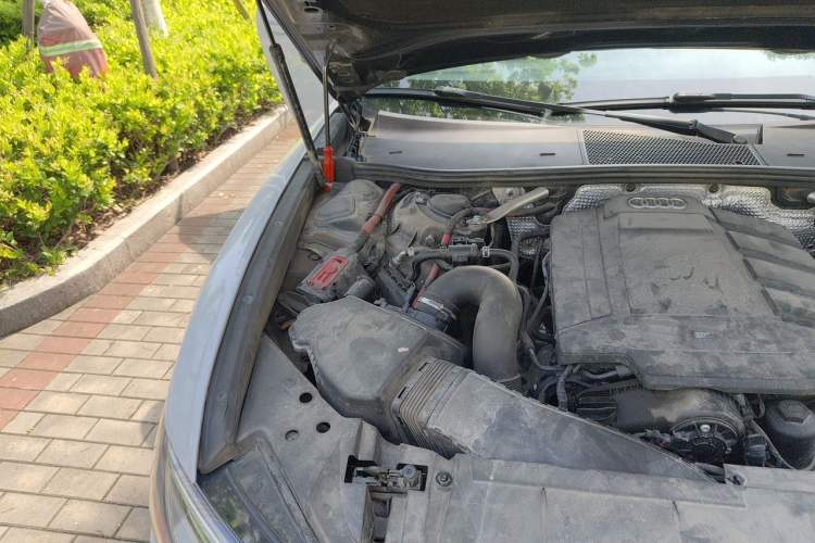 Used Audi A6L 2019 40 TFSI Luxury Dynamic Model Engine Bay Right