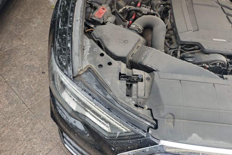 Used Audi A6L 2019 40 TFSI Luxury Dynamic Model Engine Bay Right