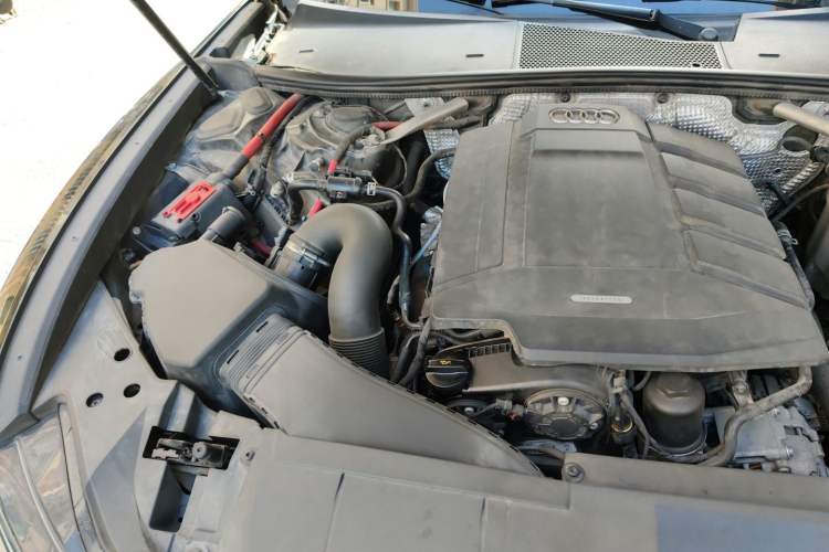 Used Audi A6L 2019 40 TFSI Luxury Dynamic Model Engine Bay Right