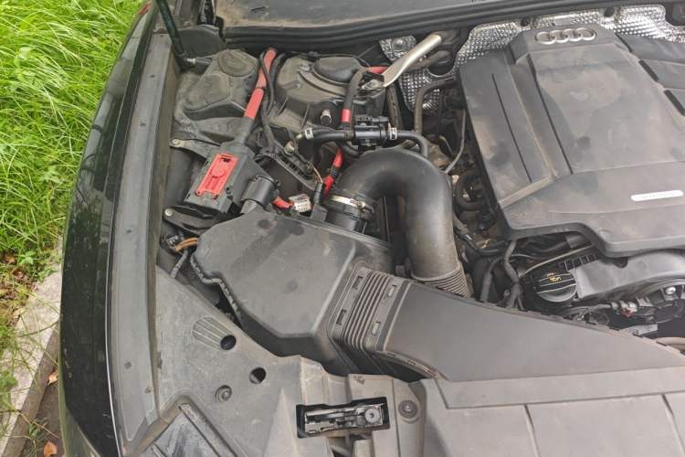 Used Audi A6L 2019 40 TFSI Luxury Dynamic Model Engine Bay Right