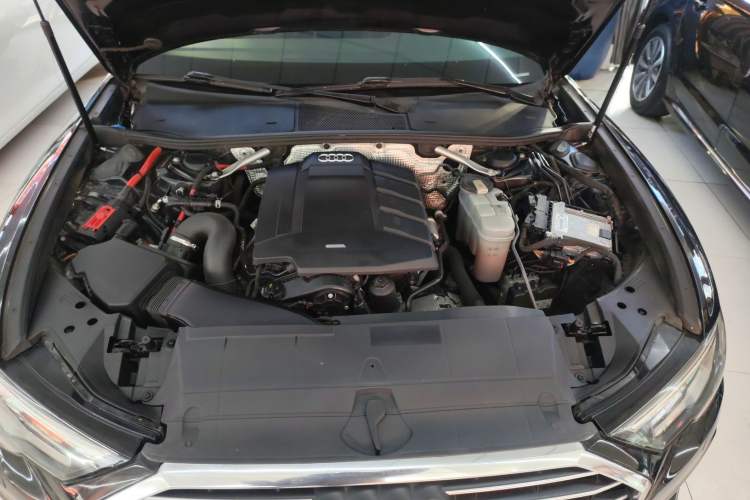 Used Audi A6L 2019 40 TFSI Luxury Dynamic Model Engine Bay