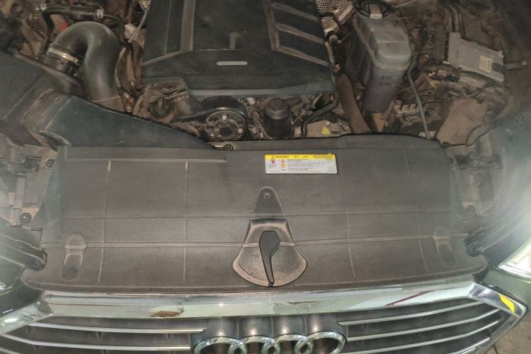 Used Audi A6L 2019 40 TFSI Luxury Dynamic Model Engine Bay
