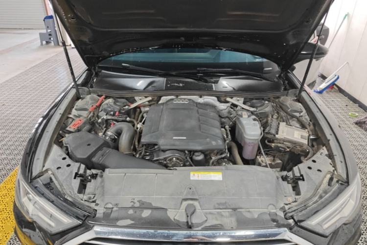 Used Audi A6L 2019 40 TFSI Luxury Dynamic Model Engine Bay