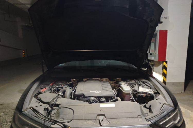 Used Audi A6L 2019 40 TFSI Luxury Dynamic Model Engine Bay
