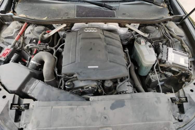 Used Audi A6L 2019 40 TFSI Luxury Dynamic Model Engine Bay