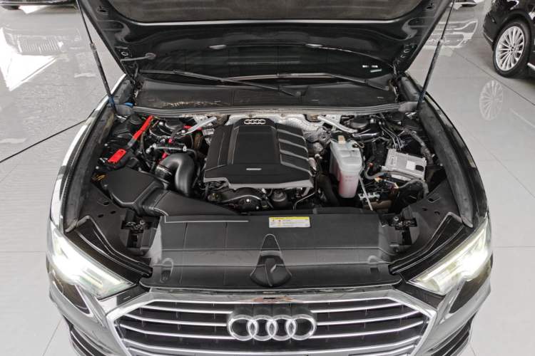 Used Audi A6L 2019 40 TFSI Luxury Dynamic Model Engine Bay