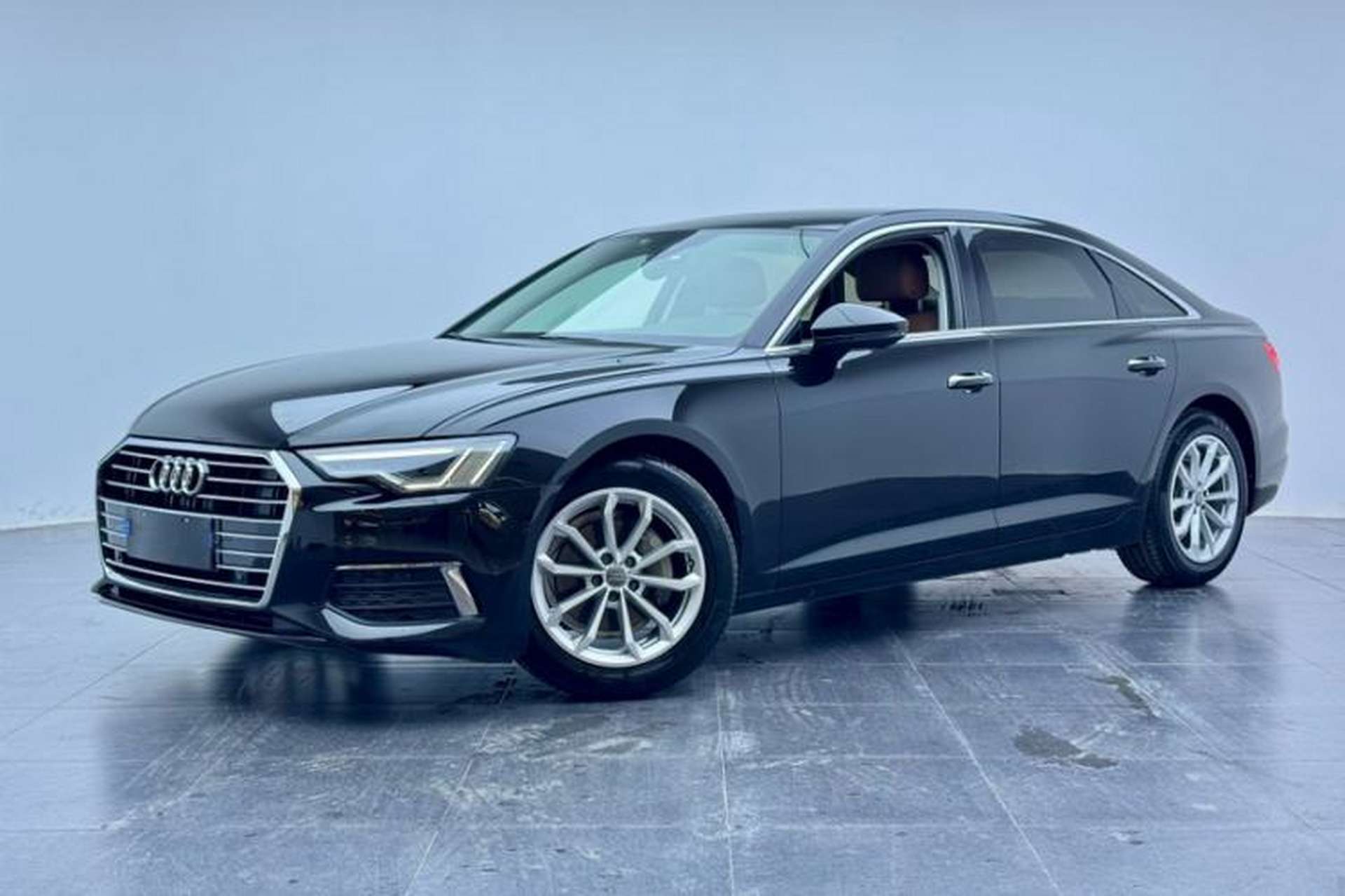 Used Audi A6L 2019 40 TFSI Luxury Prestige Edition Front Left 45 Deg