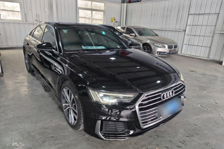 Used Audi A6L 2019 40 TFSI Luxury Dynamic Model Front Right 45 Deg