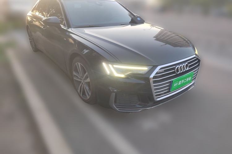 Used Audi A6L 2019 40 TFSI Luxury Dynamic Model Front Right 45 Deg