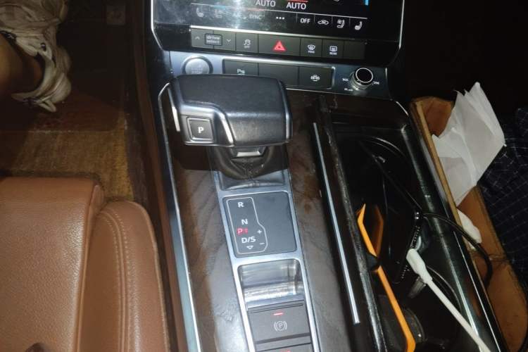 Used Audi A6L 2019 45 TFSI quattro Prestige Elegant Edition Gear Lever