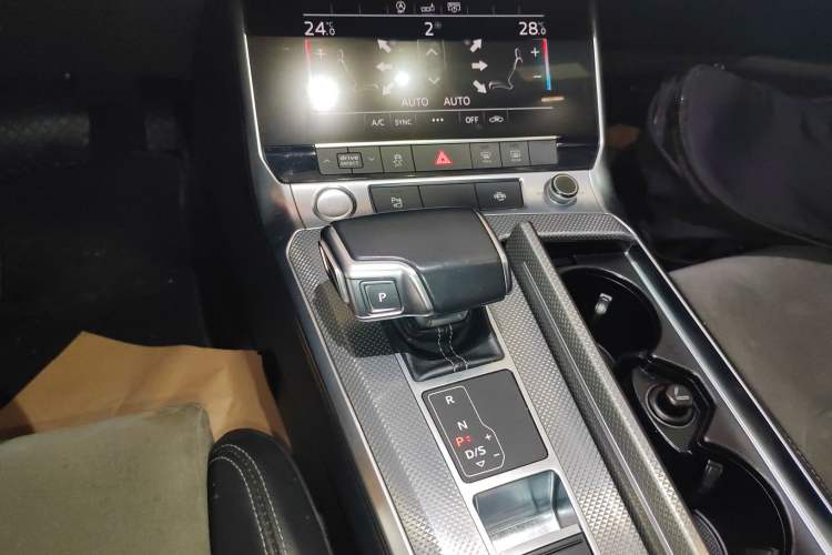 Used Audi A6L 2019 40 TFSI Luxury Dynamic Model Gear Lever