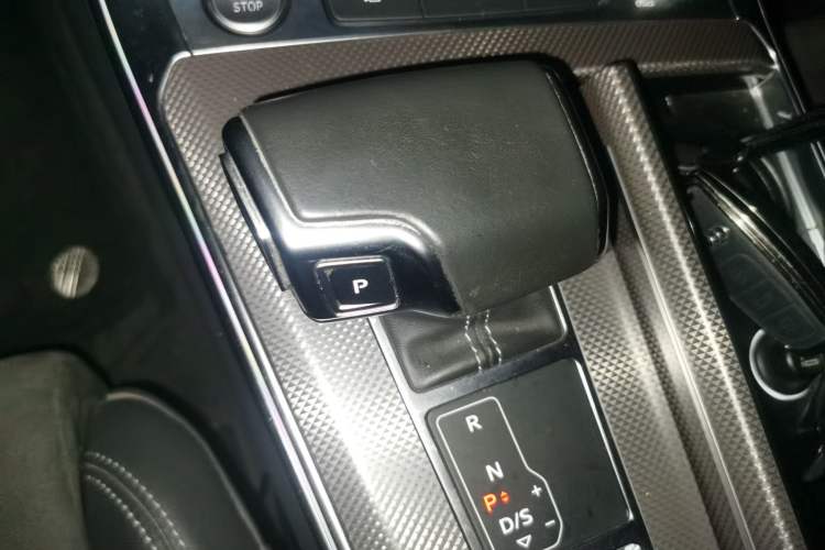 Used Audi A6L 2019 55 TFSI quattro Prestige Dynamic Edition Gear Lever