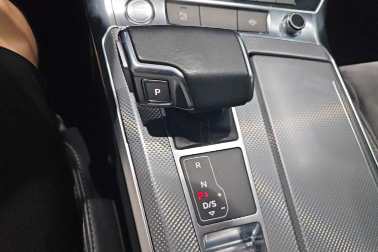 Used Audi A6L 2019 40 TFSI Luxury Dynamic Model Gear Lever