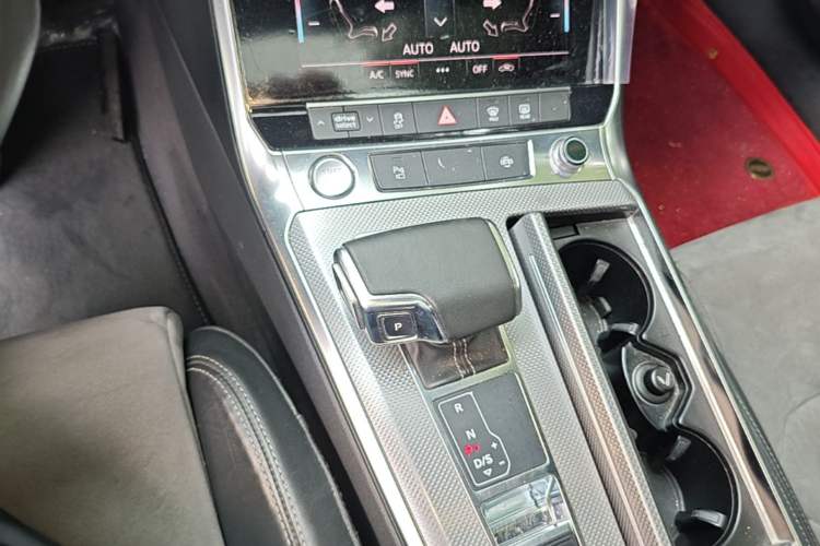 Used Audi A6L 2019 40 TFSI Luxury Dynamic Model Gear Lever
