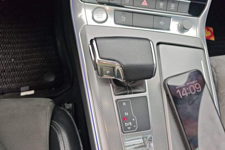 Used Audi A6L 2019 40 TFSI Luxury Dynamic Model Gear Lever